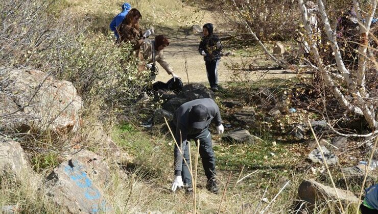 Nemrut Kalderası’nda sonbahar temizliği yapıldı