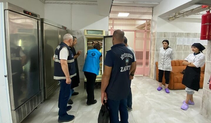 Diyarbakır’da okullarda gıda denetimi: tarihi geçmiş 80 kg ete el konuldu