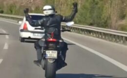 Motosiklet üzerinde dans edip kilometrelerce ilerledi