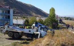 Muş’ta yolcu treni beton pompasına çarptı; 1 ölü, 2 yaralı