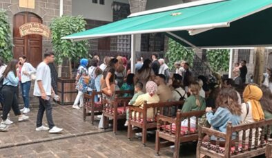 Turizm danışma bürolarına turistlerden yoğun İlgi
