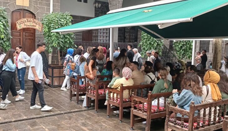 Turizm danışma bürolarına turistlerden yoğun İlgi