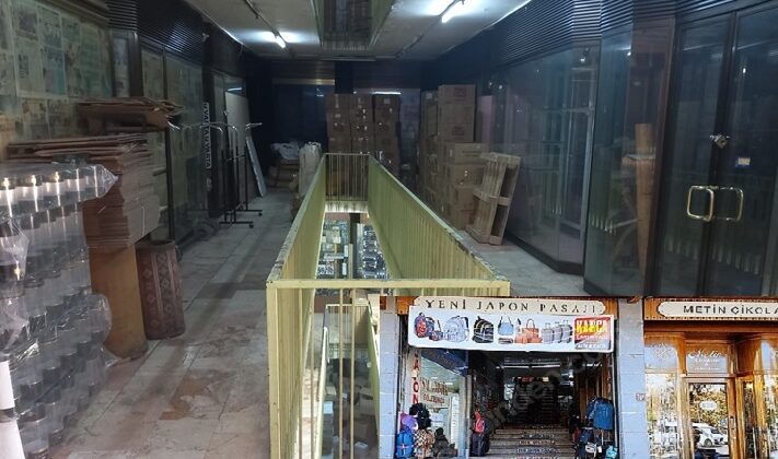İthalat merkezi olan Japon Pasajı sessizlik içinde