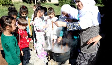 Çocuklar için bağbozumu ve bulamaç etkinliği düzenlendi