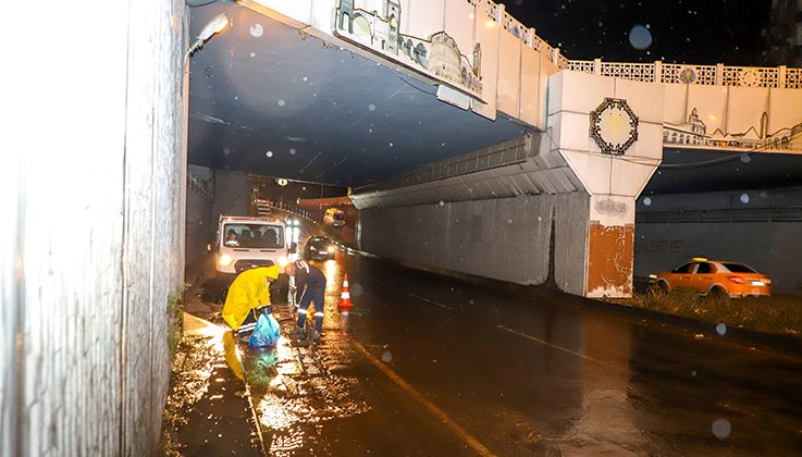 DİSKİ’den sağanak yağış mesaisi