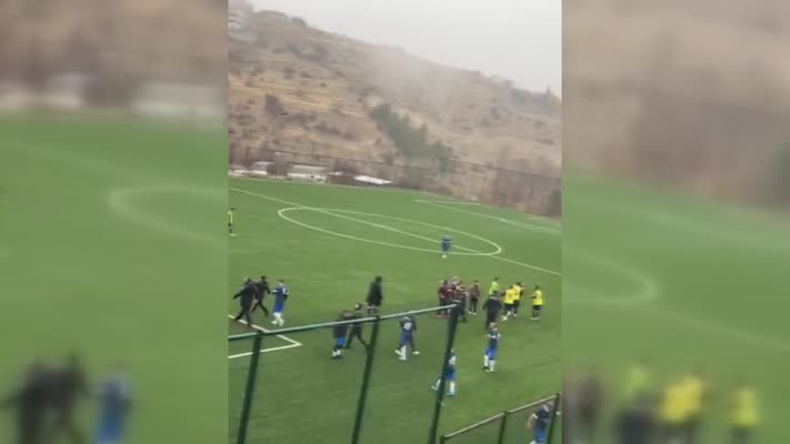 Amatör Ligi maçında çıkan kavgada bir futbolcu yaralandı