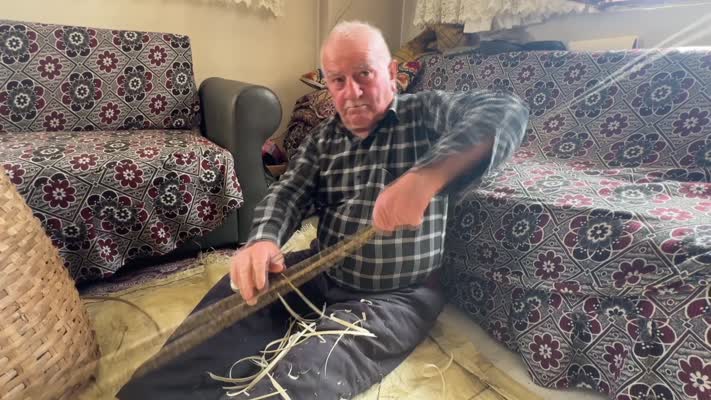 85 yaşında sepetçilik mesleğini yaşatıyor