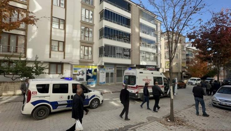 85 yaşındaki adam 4. kattan düşerek yaşamını yitirdi