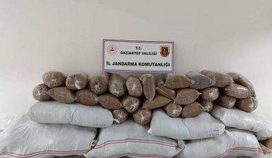 1 milyon TL değerinde kaçak sigara operasyonu: 11 gözaltı