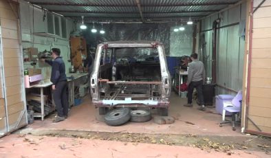 Hobi garajında düğün arabası, 1976 model minibüs yeniden hayat buluyor