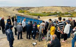 Kahta’da devrilen traktördeki 6 kişi yaralandı