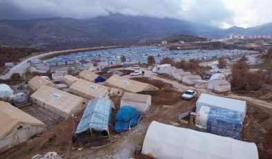 Adıyaman’da hayvanlar için çadır ahır kent kuruldu