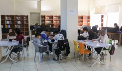 Bağlar’da Halk Kütüphanesi’nde kurslar sürüyor