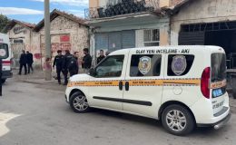 Bir kadın evinde başından vurulmuş halde ölü bulundu
