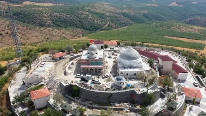 Depremde yıkılan Hazreti Ukkaşe Türbesi yeniden yapılıyor