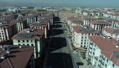 Depremden etkilenen Yeşilyurt’ta 2 bin 219 afetzede konutlarının anahtarını teslim aldı