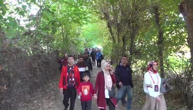Depremzede öğretmenler doğa yürüyüşünde bir araya geldi