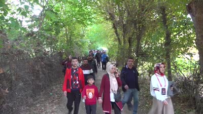 Depremzede öğretmenler doğa yürüyüşünde bir araya geldi
