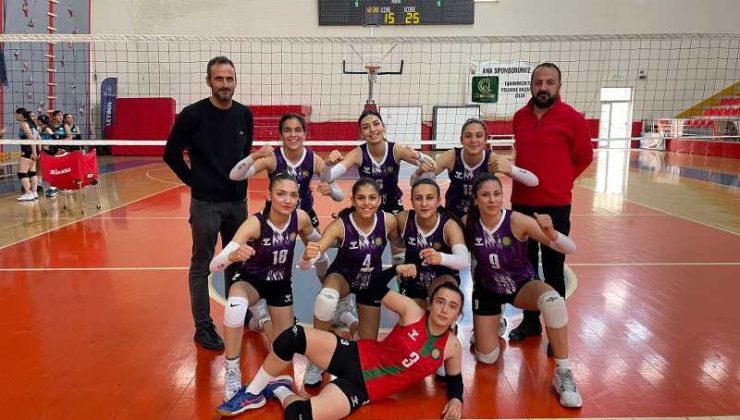 Diyarbakır Büyükşehir Genç Kadınlar Voleybol Takımı yarı finalde