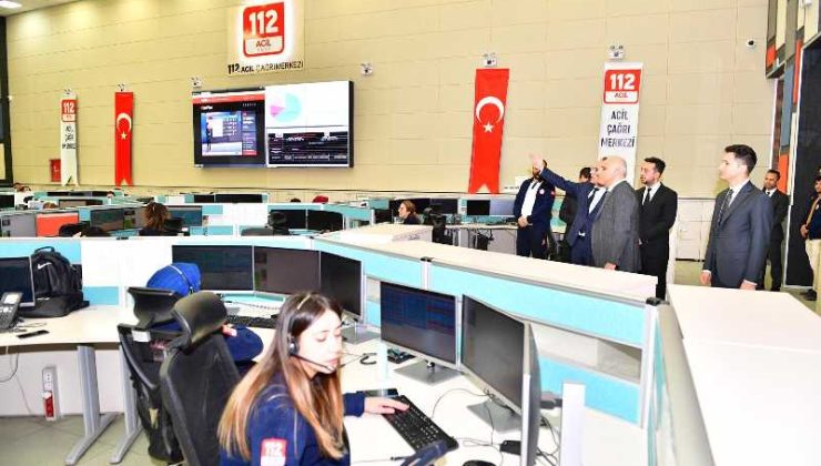 Diyarbakır Valisi Zorluoğlu 112 Acil Çağrı Merkezi’ni ziyaret etti