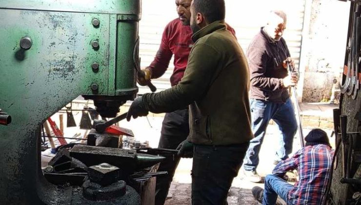 Diyarbakır’da demirciler çırak sıkıntısı yaşıyor