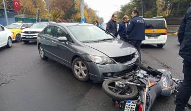 Diyarbakır’da otomobil motosiklete çarptı: 1 yaralı