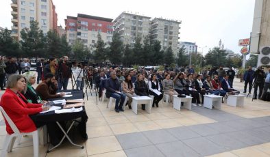 Diyarbakır’da üreticilere 50 bin meyve fidanı desteği