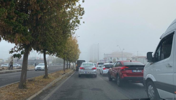 Diyarbakır’da yoğun sis uçak seferlerini aksattı