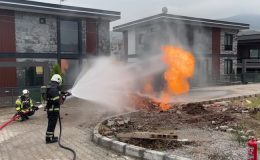 Başiskele’de doğal gaz borusu patladı, alevler yükseldi