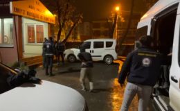 Ağrı’da 60 düzensiz göçmen ve 4 kaçakçı yakalandı