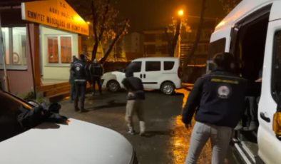 Ağrı’da 60 düzensiz göçmen ve 4 kaçakçı yakalandı