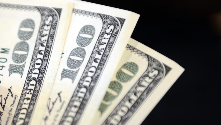 Dolar ve euro güne hareketli başladı