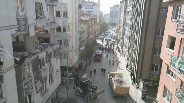 Dün yaşanan patlamanın oluşturduğu hasar dronla görüntülendi