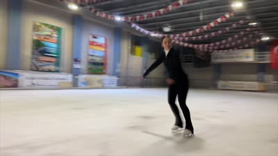 Eğlence amaçlı başladığı buz pateninde zirveye çıkmayı hedefliyor