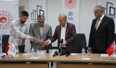 Elazığ’da 302 depremzede kura ile evlerine kavuştu