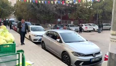 Elazığ’da 5 büyüklüğündeki deprem anı güvenlik kamerasında