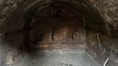 Enkaz altında tarih çıktı