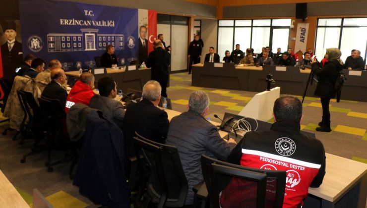 Erzincan’da yoğun kar yağışı eğitimi durdurdu