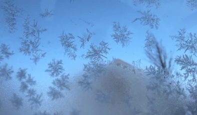 Erzurum’da soğuk hava, buz sarkıtları ve kar temizliği