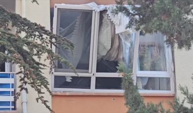 Evini ve otomobilini ateşe veren kişi evde ölü bulundu