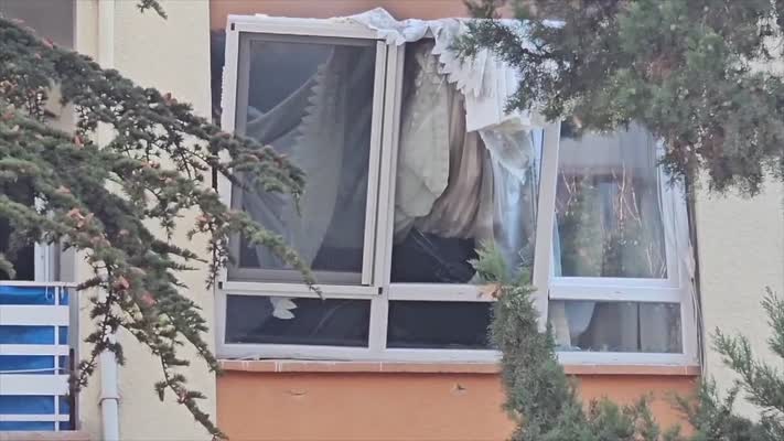 Evini ve otomobilini ateşe veren kişi evde ölü bulundu