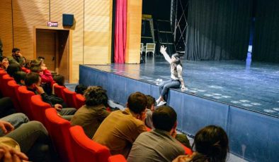 Gong performansı Diyarbakır’da izleyiciyle buluştu