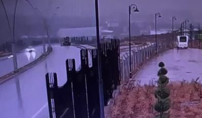 Greydere çarpan otomobilin sürücüsü hayatını kaybetti