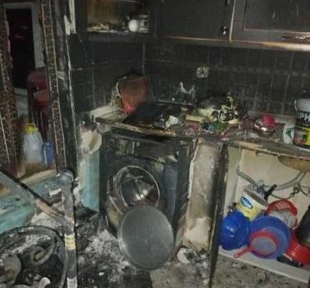 Hakkari’de muhtarın evi yangında kül oldu
