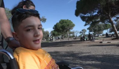 Hakkarili engelli Umut’un deniz görme hayali Antalya’da gerçek oldu