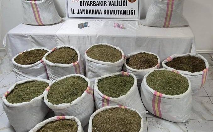 Hazro’da jandarmadan 320 kilo toz esrar operasyonu