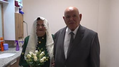 Huzurevinde tanışan çift ikinci baharlarına EVET dedi