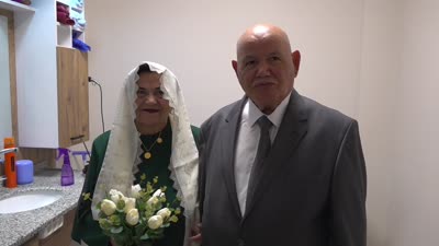 Huzurevinde tanışan çift ikinci baharlarına EVET dedi