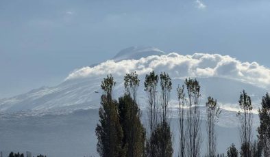 Iğdır dağları beyaz örtüsüyle büyülüyor