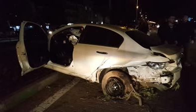 İki otomobilin çarpıştığı kazada 2 kişi yaralandı